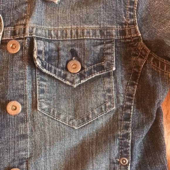 BRODY Medium Wash Denim Fitted Jean Jacket - Picture 2 of 11